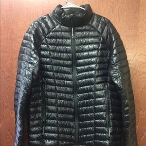 Mountain Hardware Ghost Whisperer 800 Down Jacket